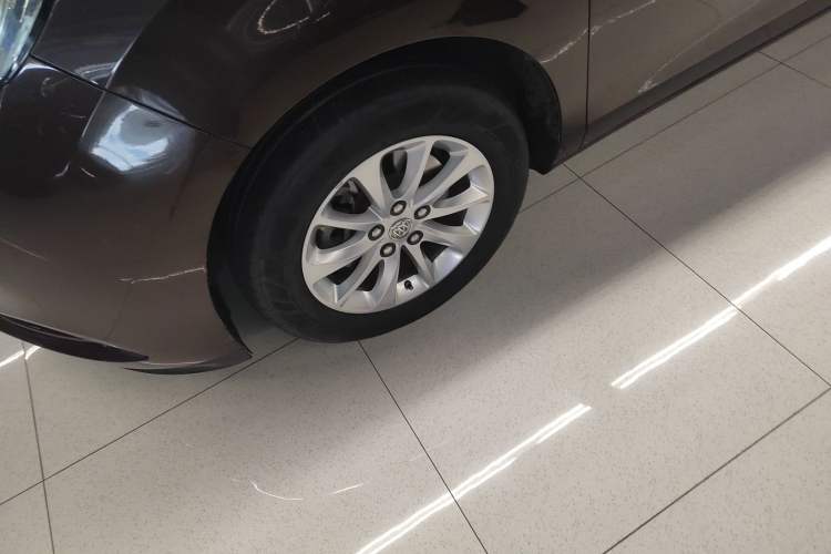 Used Buick GL8 2018 ES 28T Comfort Model China VI Standard Exterior 4