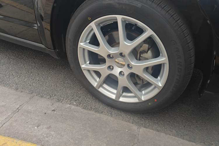 Used Dodge Journey 2013 2.4L Two-Wheel Drive Luxury Version