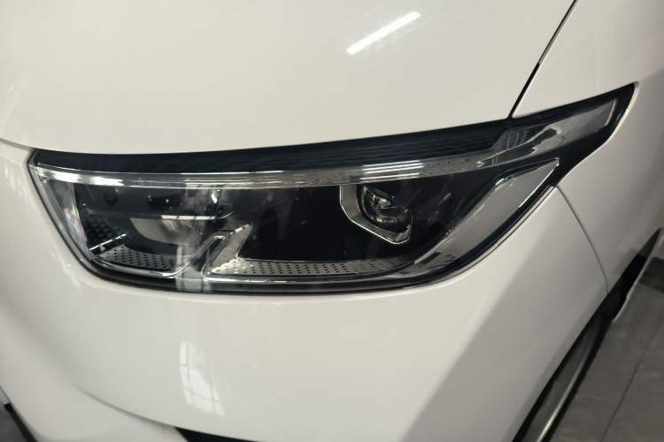 Used Wuling Yangguang 2025 Model 400km Bus Edition—Comfort Edition
