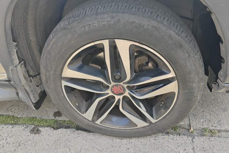 Used BYD Tang New Energy 2015 2.0T Four-Wheel-Drive Flagship Model
