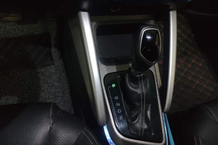 Used Geely Auto Vision X3 2017 1.5L Automatic Elite Model Gear Lever