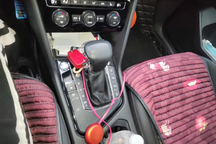 Used Volkswagen Tiguan L 2019 330TSI Automatic Two-Wheel Drive Smart Luxury Version China VI Standard Gear Lever