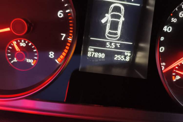 Used Volkswagen CC 2012 1.8TSI Prestige Model Odometer Close Up