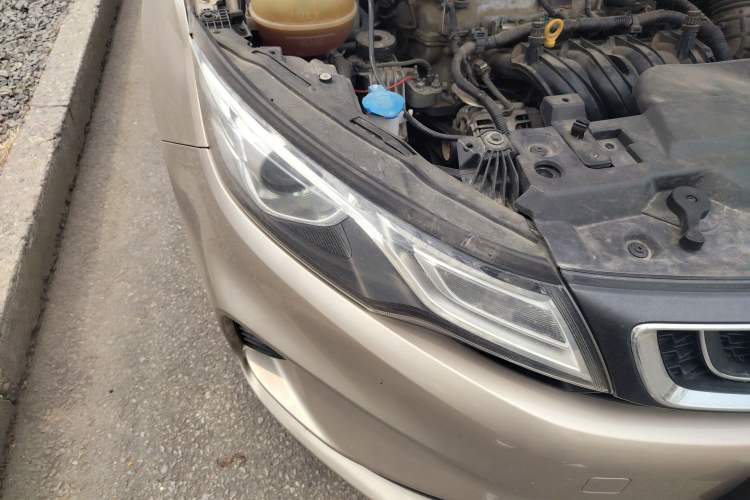 Used Geely Auto Emgrand GL 2018 1.8L DCT Elite Smart Connectivity Version Right Front Headlight