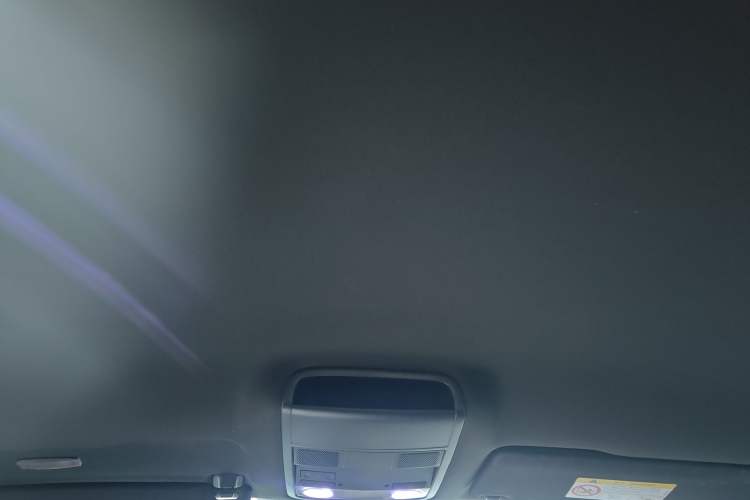 Used Volkswagen Beetle 2017 180TSI Yile Edition Headliner