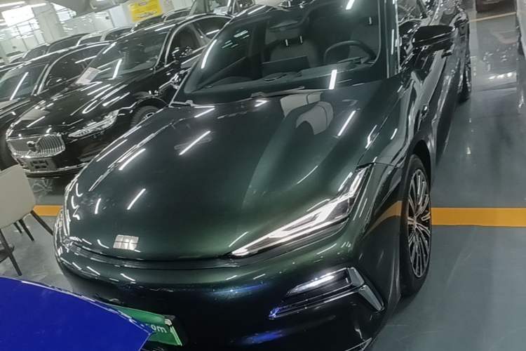 Used Geely Galaxy 8 2025 130km EM-P Starship Edition