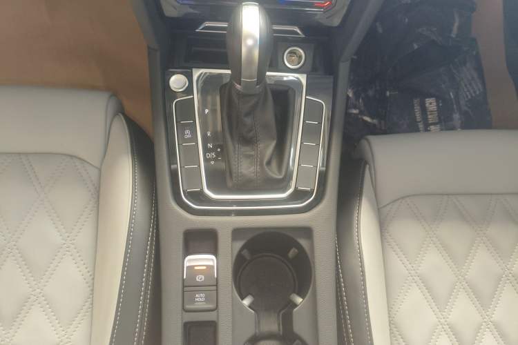 Used Volkswagen Magotan 2023 2 Million Units Limited Edition 330TSI DSG Leading Version Gear Lever