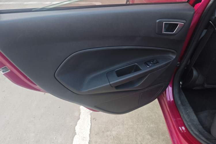 Used Ford Fiesta 2013 Hatchback 1.5L Manual Fashion Edition