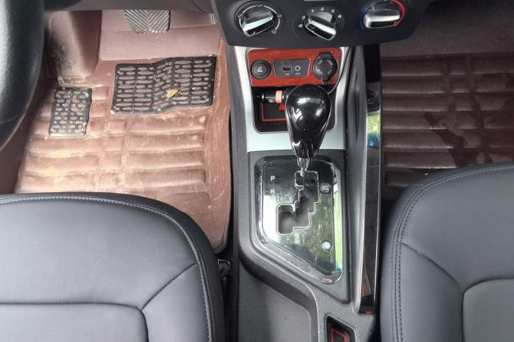 Used JAC Group Refine S3 2016 1.5L CVT Luxury Model Gear Lever