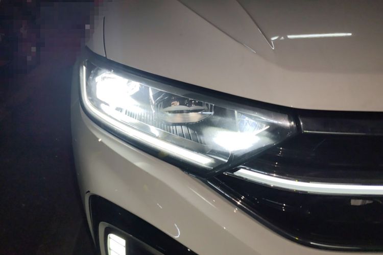 Used Volkswagen T-ROC 2024 300TSI DSG Two-Wheel-Drive Chen Guang Edition
