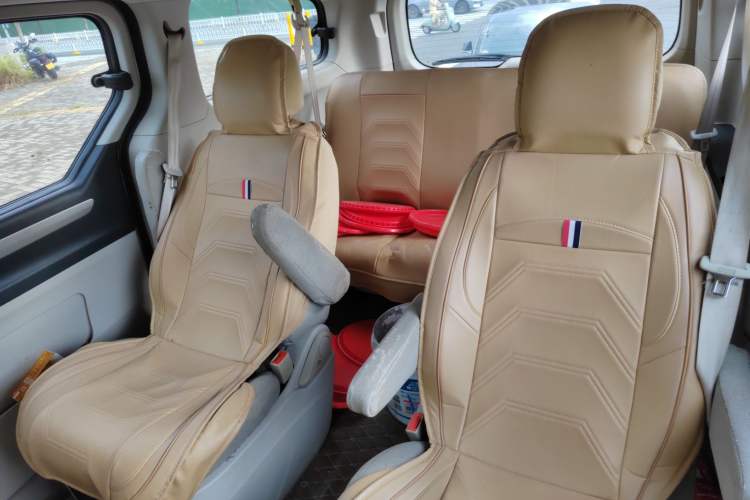 Used SAIC MAXUS G10 2014 2.0T Automatic Elite Edition Left Rear Seat