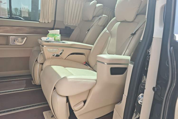 Used Mercedes-Benz V-Class 2022 V 260 L Long-wheelbase Luxury Edition