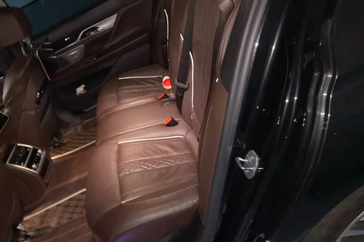 Used BMW 7 Series 2018 730Li Luxury Edition M Sport Package Left Rear Seat