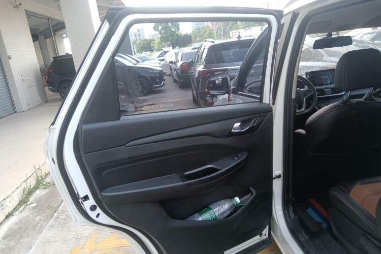 Used Wuling Hongguang S3 2019 1.5L Manual Comfort Model China VI Standard