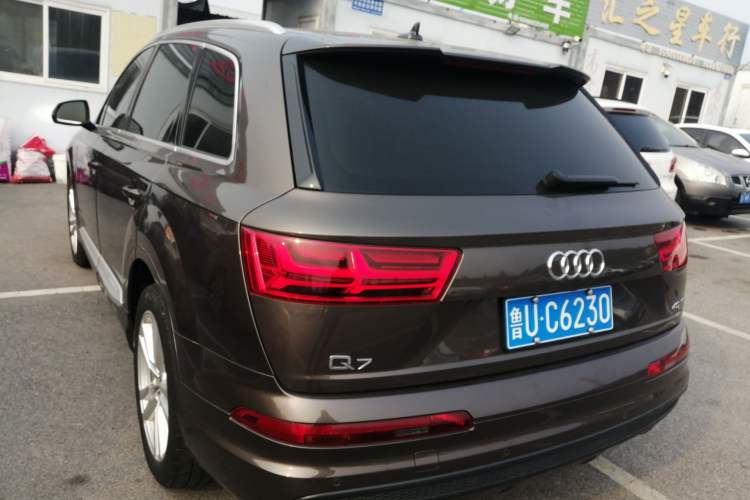 Used Audi Q7 2016 40 TFSI Comfort Model