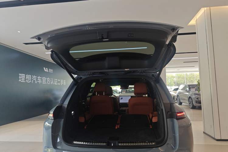 Used Li Auto L8 2025 Max Smart Refresh Edition Trunk