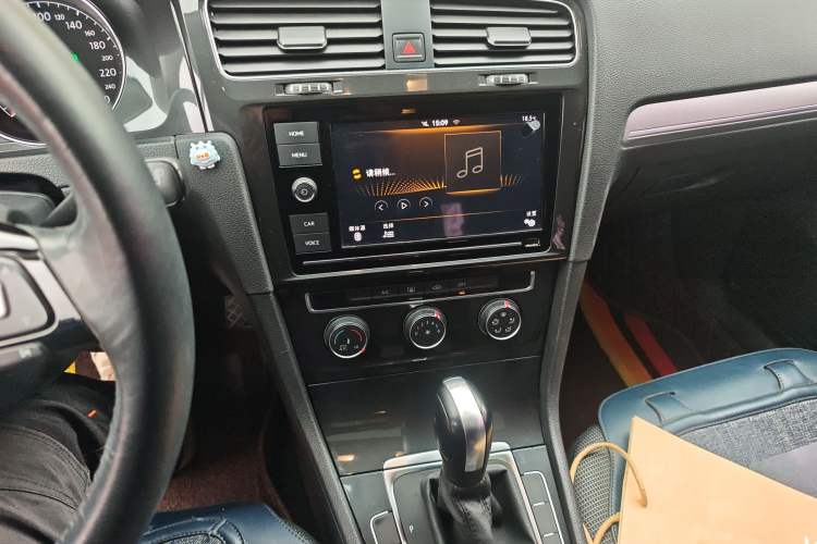 Used Volkswagen Golf 2019 280TSI DSG Comfort Version China VI Standard Audio And AC Panel