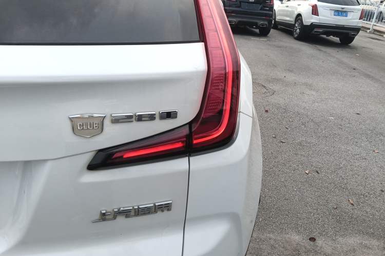 Used Cadillac XT4 2018 28T Two-Wheel Drive Tech Version Right Rear Taillight