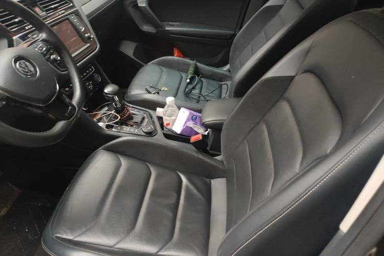 Used Volkswagen Tiguan L 2017 380TSI Automatic All-Wheel-Drive Luxury Edition Left Front Seat