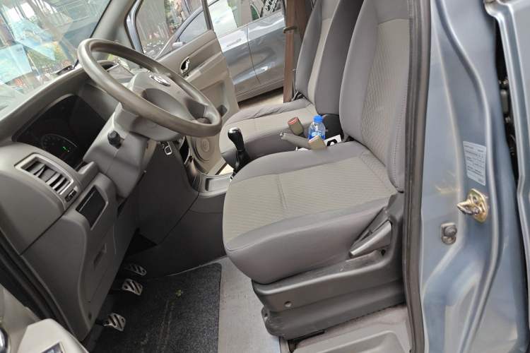 Used Dongfeng Shuaike 2011 1.6L Manual Comfort 7-Seater Left Front Seat