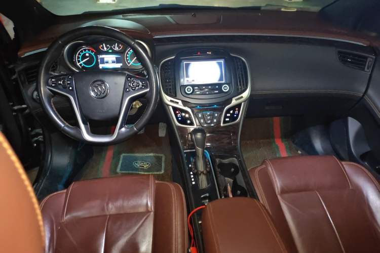 Used Buick LaCrosse 2013 2.4L SIDI Leading Comfort Version Center Console