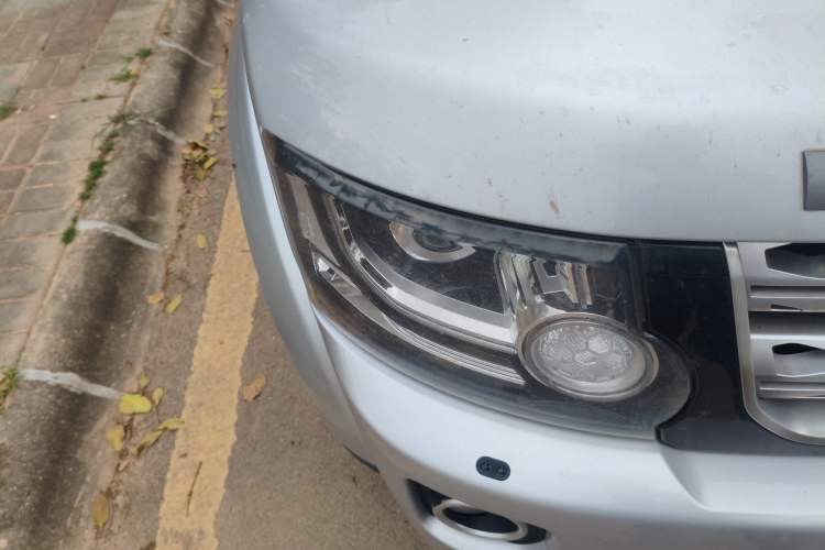 Used Land Rover Discovery 2015 3.0 SC V6 HSE Right Front Headlight