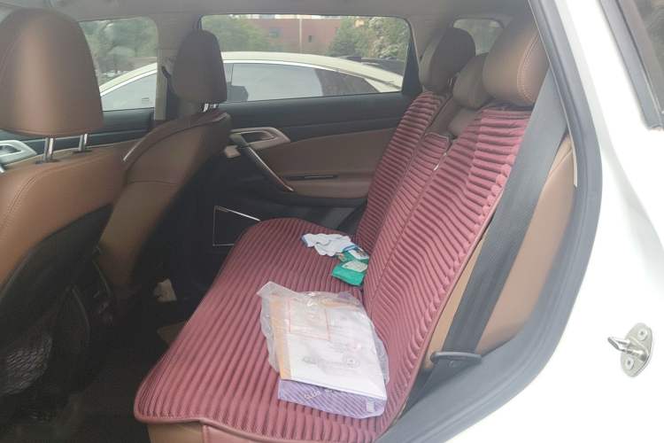 Used Geely Auto Emgrand X7 Sport 2016 1.8TD Automatic ZhiZun Version Left Rear Seat