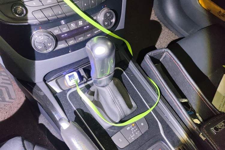 Used Peugeot 508 2012 2.0L Automatic Smart Enjoyment Version Gear Lever