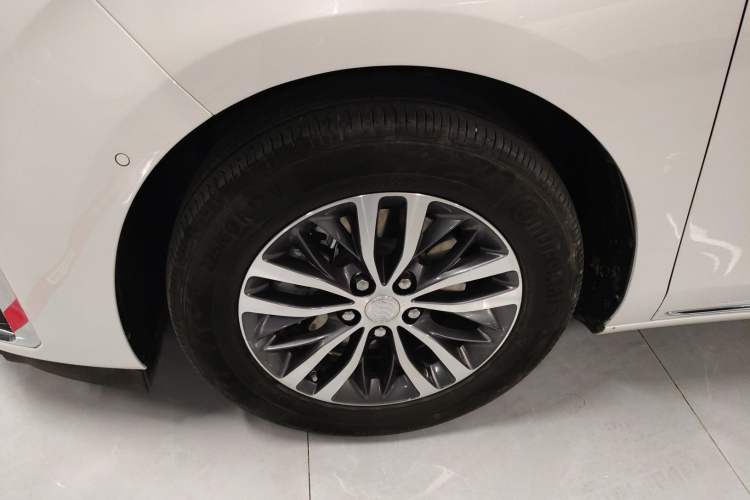 Used Buick GL8 2023 ES Lu Zun Deluxe and Yue Edition
