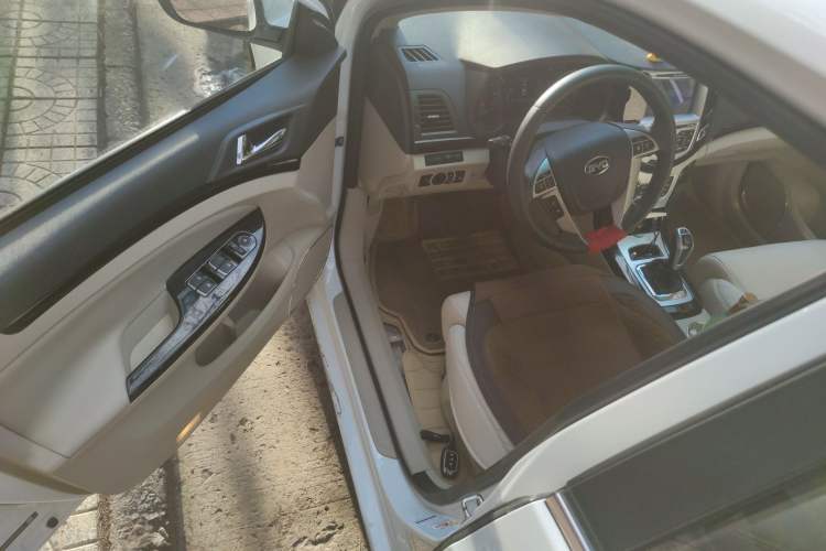 Used BYD e5 2017 300 Prestige Edition
