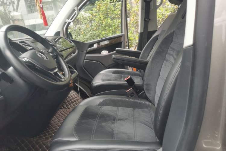 Used Volkswagen Multivan 