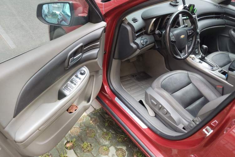 Used Chevrolet Malibu 2014 2.0L Automatic Luxury Edition Driver Seat