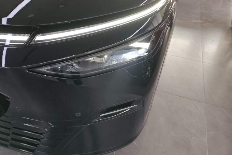 Used XPeng X9 2025 740 Ultra-Long Range Max