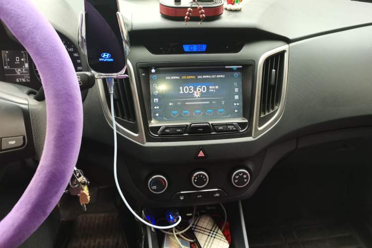 Used Hyundai ix25 2015 1.6L Manual Two-Wheel Drive Fashionable GS Model Audio And AC Panel