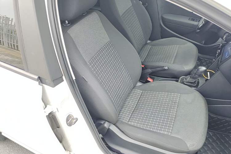 Used Volkswagen Polo 2016 1.6L Automatic Comfort Model Right Front Seat