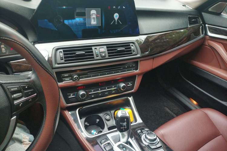 Used BMW 5 Series 2014 525Li Leading Model
