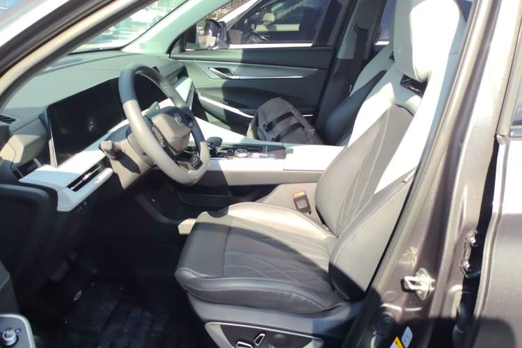 Used CHANGAN CS75 PLUS 2024 3rd Generation Champion Edition 1.5T Intelligent Drive Dynamic Model
