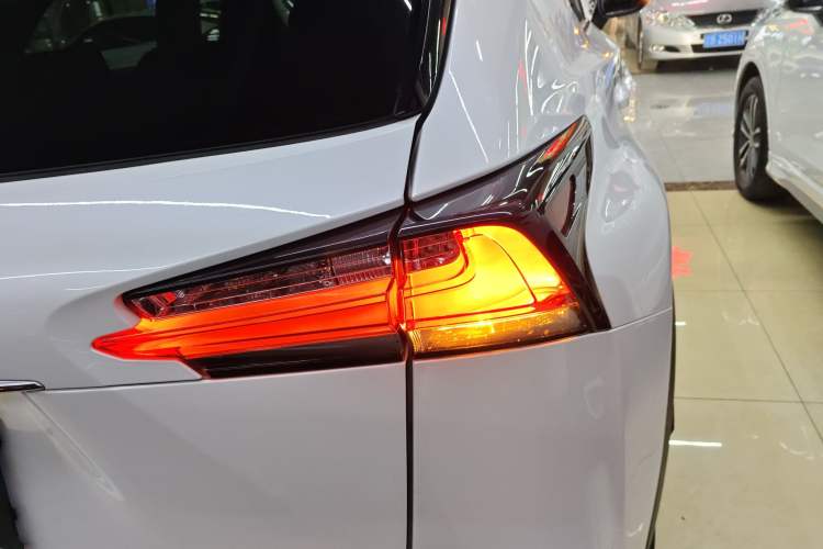 Used Lexus NX 2015 300h All-Wheel-Drive Fēngzhì Edition
