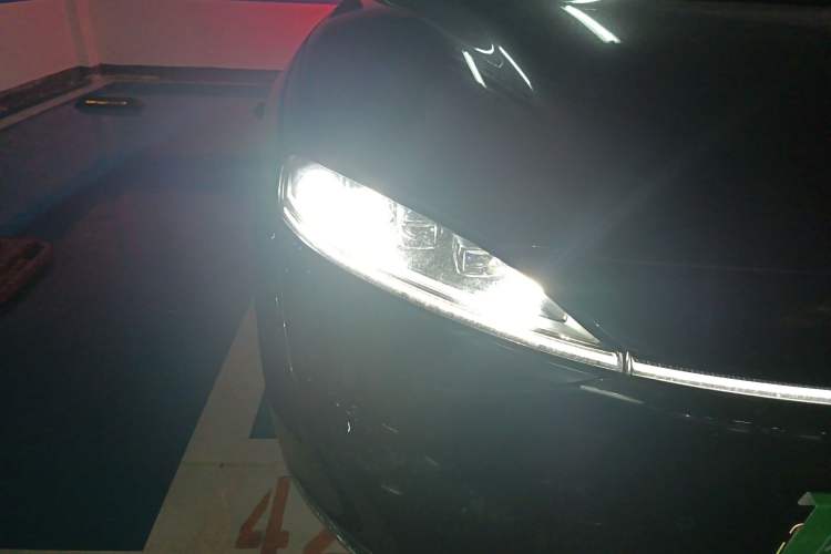 Used Hima Luxeed R7 2024 All-Electric 802 km Max