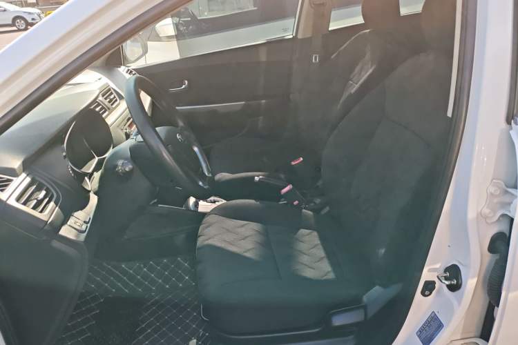 Used Kia K2 2015 Sedan 1.4L Automatic GLS Left Front Seat