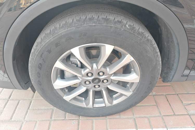 Used Ford Edge 2023 Ford Explorer L 2.0T EcoBoost Two-Wheel Drive 7-Seater Luxury Model