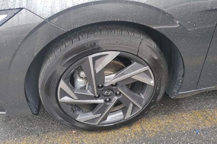 Used Hyundai Elantra 2023 1.5L CVT LUX Prestige Edition
