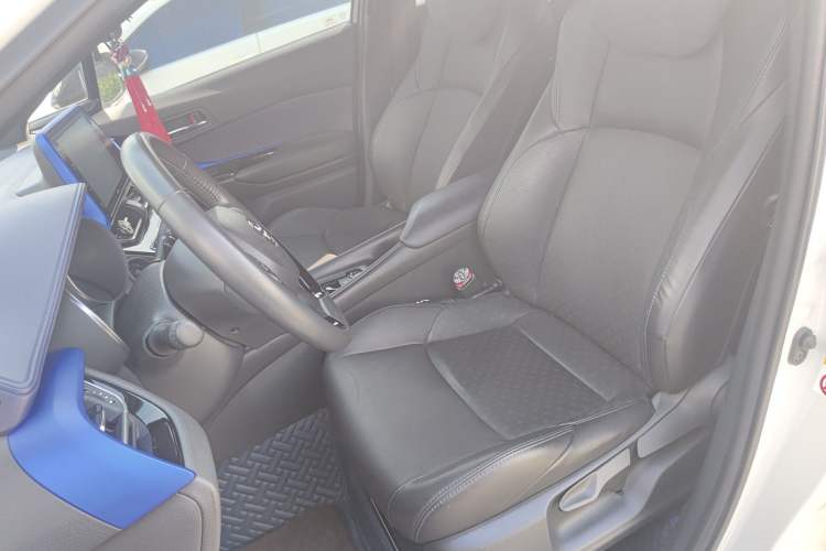 Used Toyota IZOA 2018 2.0L Yichi Version China VI Standard
