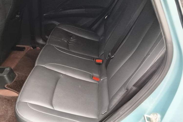 Used NETA V 2021 Standard Range Entertainment Version – Upgraded Model Left Rear Seat