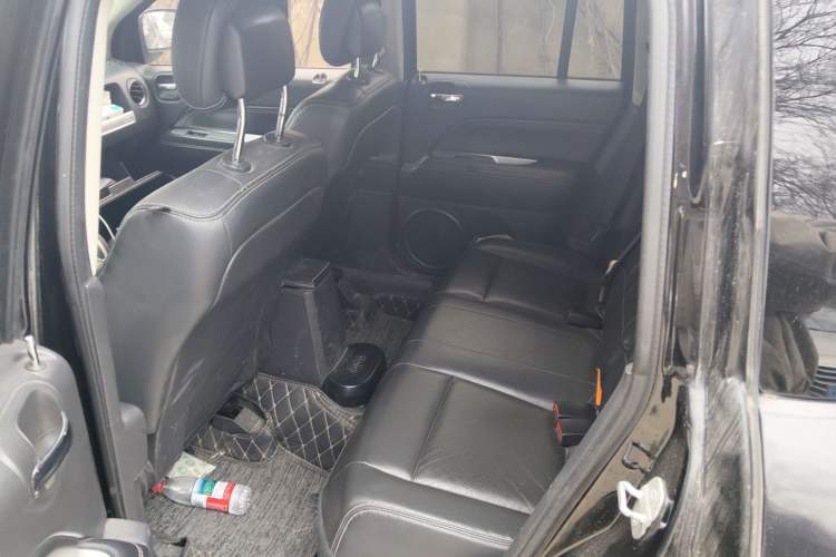 Used Jeep Compass 2014 2.4L four-wheel drive luxury version
