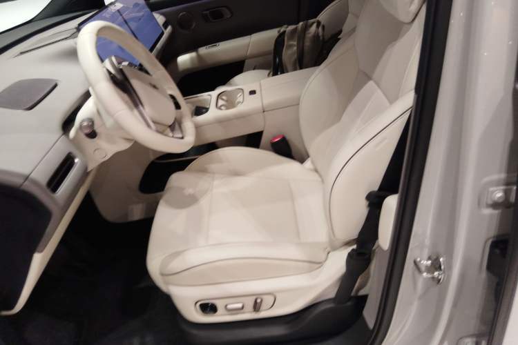 Used Li Auto i6 2025 Model Two-Wheel-Drive Standard Type Left Front Seat