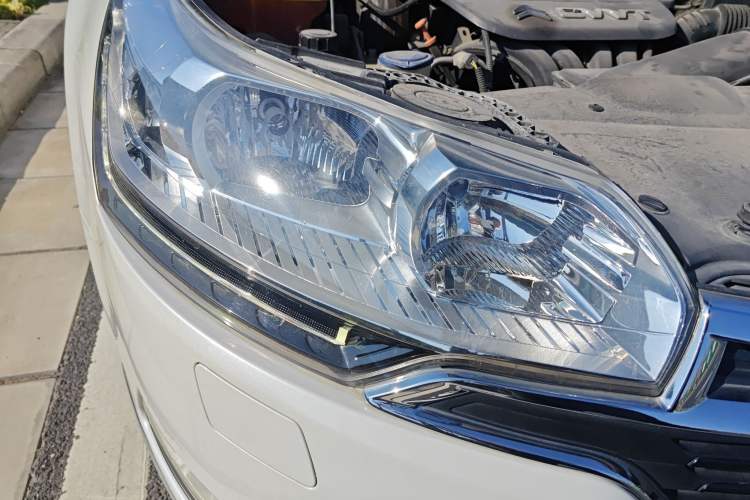 Used Citroen C5 2014 2.0L Automatic Luxury Edition Right Front Headlight