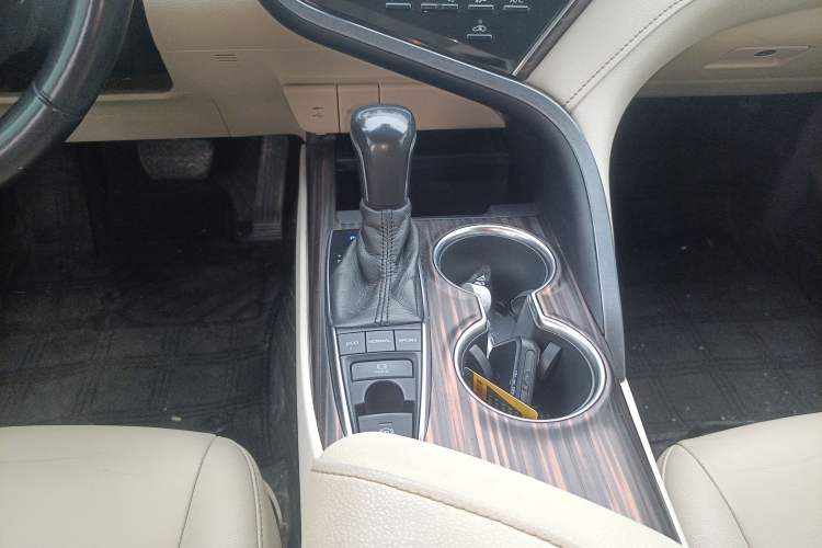 Used Toyota Camry 2018 2.5G Luxury Edition