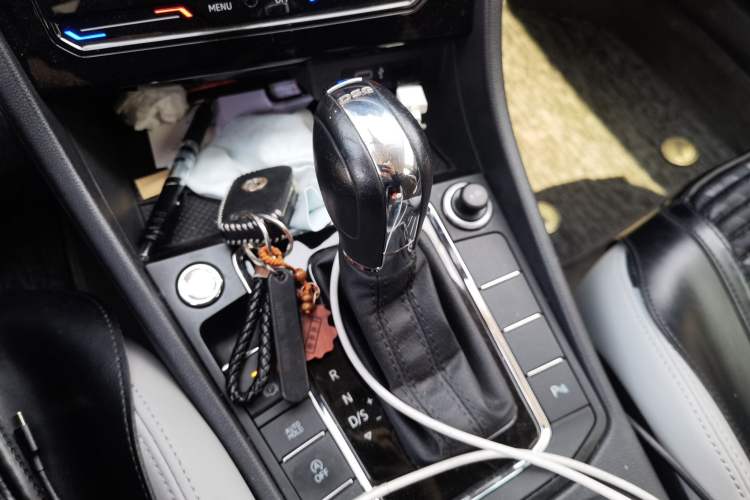 Used Volkswagen Bora 2023 280TSI DSG Prestige Edition Gear Lever