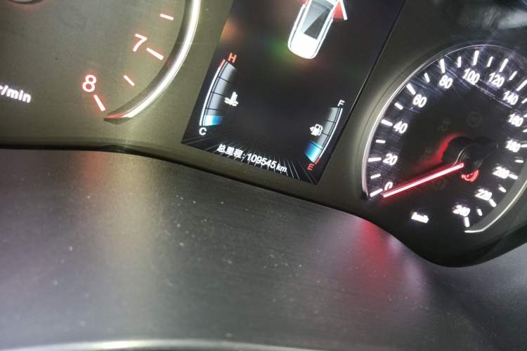 Used BYD Song MAX 2017 1.5T Automatic Smart Connect Prestige 7-Seater Odometer Close Up